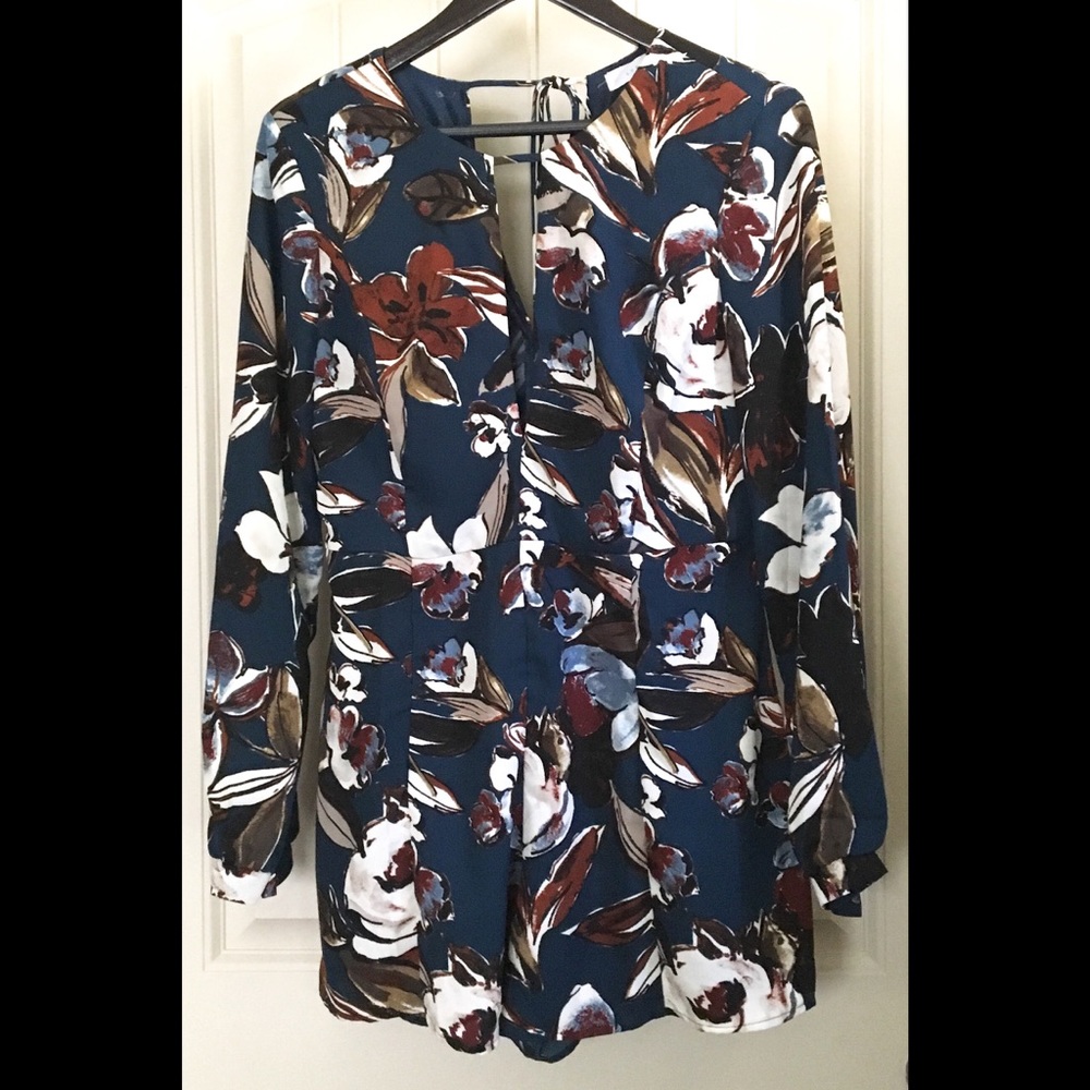 LUSH long sleeve floral romper sz large